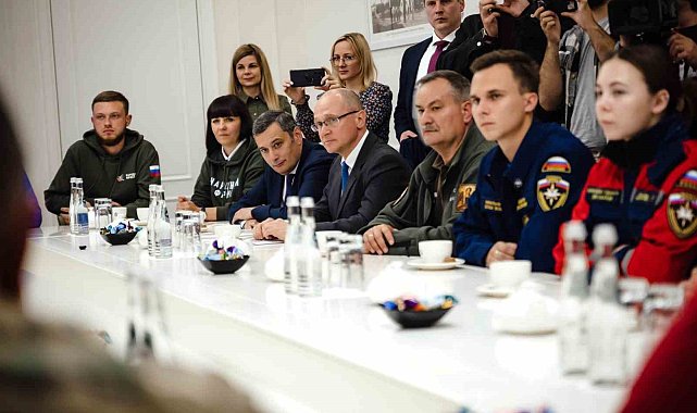 Putin, Ukrayna askerleri bölgeden çıkarıldıktan sonra ilk kez Kursk'u ziyaret etti