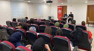"Kariyer Günleri Projesi" kapsamında üniversite öğrencilerine seminer düzenlendi