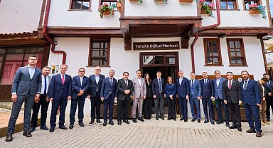 "Yarının Köyleri" projesinin üçüncü durağı olan Taraklı Dijital Merkezi ilk 6 ayı tamamladı