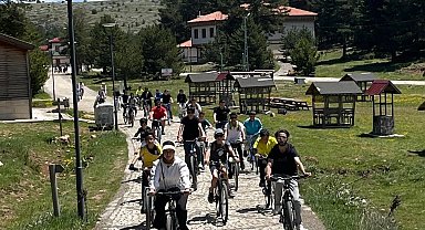 Refahiye'de gençler çevre için pedal çevirdi