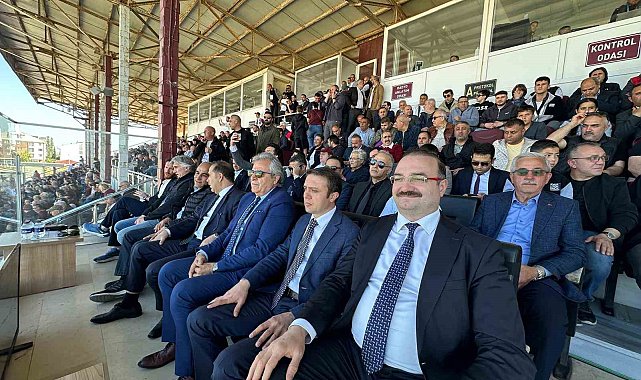 Rektör Hacımüftüoğlu, Erzurumspor'u yalnız bırakmadı