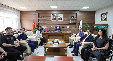 Rektör Sarıbıyık başarılı sporcuları tebrik etti