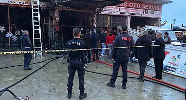 Rize'de oto döşeme atölyesinde yangın
