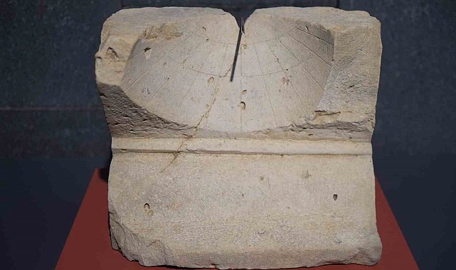 Roma Dönemi'ne ait güneş saati Samsun Müzesi'nde sergileniyor