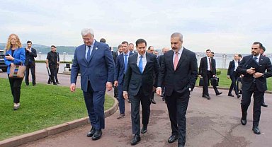 Rus heyeti, Dolmabahçe Cumhurbaşkanlığı Çalışma Ofisine giriş yaptı