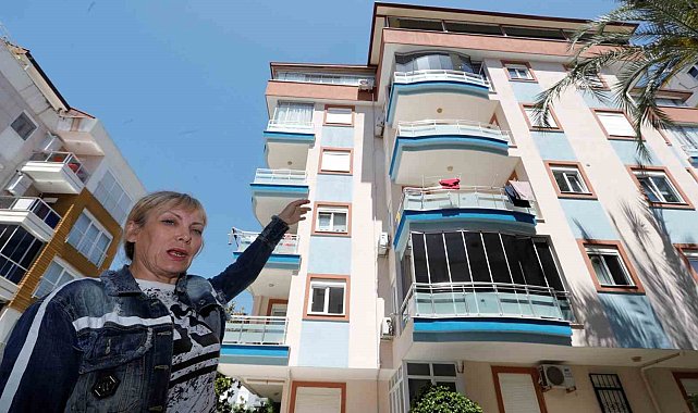 Rus öğretmen Antalya'da varlık içinde yokluk yaşıyor