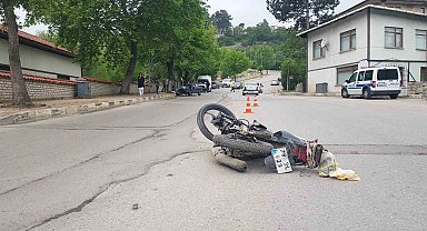 Safranbolu'da otomobille motosiklet çarpıştı: 3 yaralı