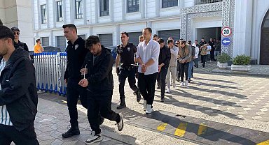 Sahte araç kiralama sitesiyle 122 kişi dolandırılmıştı: 52 şüpheli tutuklandı
