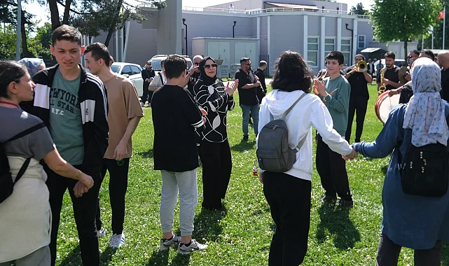 Sakarya Kent Orkestrası'ndan yürekleri ısıtan hareket