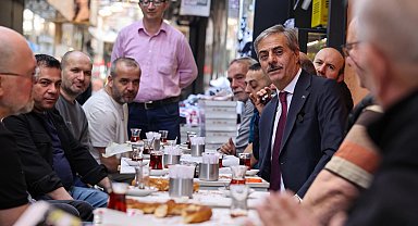 Sakarya Uzunçarşı'da Başkan Alemdar kunduracı esnafıyla buluştu