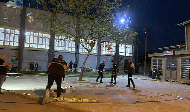Sakarya'da küfürleşme kavgasında kan aktı: 15 yaşındaki çocuk, 17 yaşındaki çocuğu bıçakladı