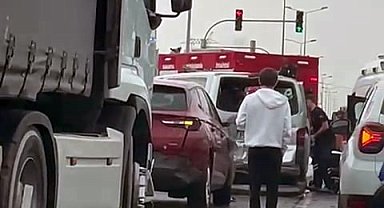 Sakarya'da SUV tarzı araç ile minibüs çarpıştı: 1 yaralı