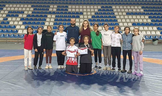 Salihlili güreşçiler, Rize'den madalyalarla döndü