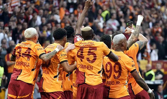 Şampiyon Galatasaray sadece 2 hafta lider olamadı