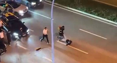 Şampiyonluk kutlamasında trafik durdu, yumruklar konuştu