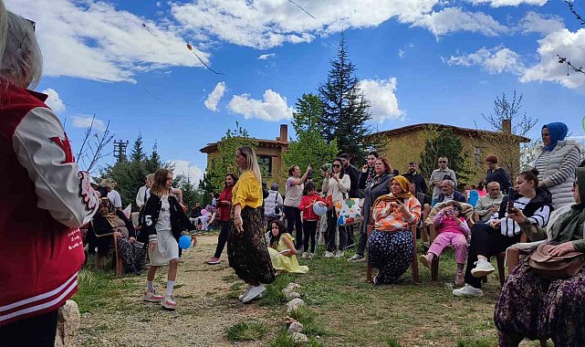 Sanatçıların köyünde Hıdırellez coşkusu