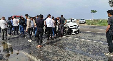 Şanlıurfa'da minibüs ile otomobil çarpıştı: 5 yaralı