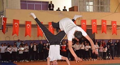 Sarıkamış'ta 19 Mayıs coşkuyla kutlandı