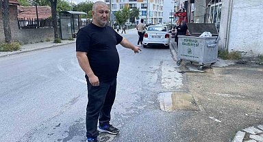 Şebeke suyu hattındaki patlak onarılmayı bekliyor