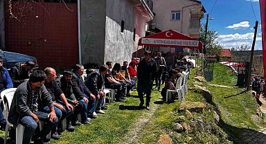 Şehit evinde bekleyiş devam ediyor