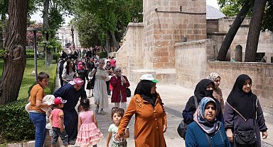 Şehitkamilli kadınlardan Şanlıurfa'ya tarihi gezi