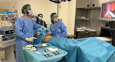 Serdivan Devlet Hastanesi'nde ilk kapalı kasık fıtığı ameliyatı gerçekleştirildi