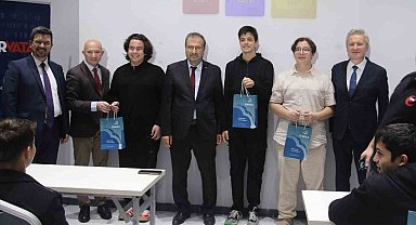 Siber vatan etkinliklerinde genç yeteneklere ödüller verildi