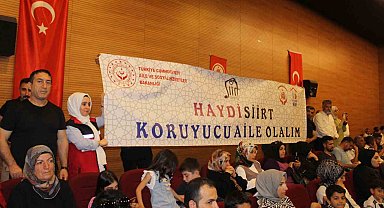 Siirt'te 'Güçlü Aile Güçlü Gelecek' söyleşisi