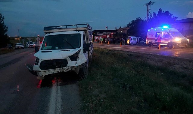 Siirt'te kamyon ile kamyonet çarpıştı: 6 yaralı