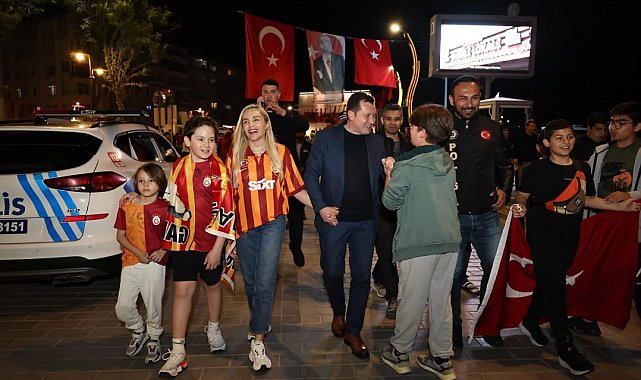 Silivri Belediye Başkanı Bora Balcıoğlu şampiyonluk kutlamalarına katıldı