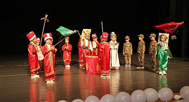 Sinop'ta miniklerden yıl sonu gösterisi