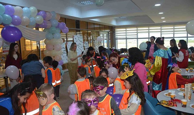 Sinop'ta "Düşlerden Tasarıma: Gençler ve Çocuklarla Renkli Yarınlara" projesi hayata geçirildi