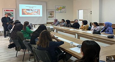 Şırnak'ta ebelere yönelik "Doğuma Hazırlık Eğitimi" düzenlendi