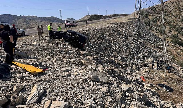 Şırnak'ta kamyonet şarampole devrildi: Aynı aileden 3 kişi öldü, 3 yaralı