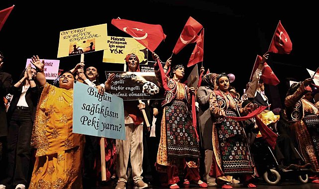 Sivas'ta engeller sahnede aşıldı