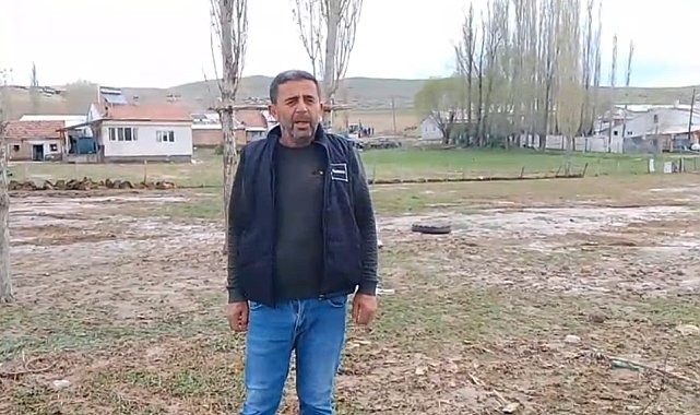 Sivas'ta sağanak ve dolu yağışı sonrası dere taştı