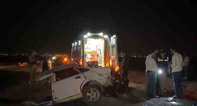Siverek'te otomobil tıra çarptı: 1 ölü, 1 yaralı