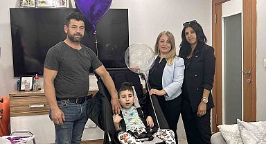 Sivrisinek ısırığıyla yatağa bağımlı hale gelen çocuk, İHA'nın haberinden sonra pusetine kavuştu