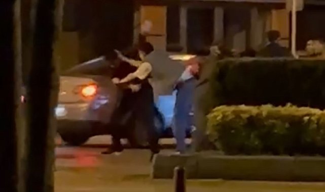 Sokak ortasında yumruklar havada uçuştu