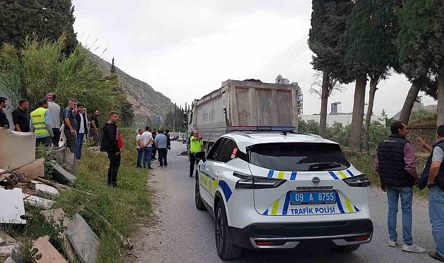 Söke'de feci kaza: Kamyonun çarptığı temizlik işleri personeli hayatını kaybetti