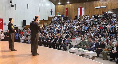 SOLOTÜRK ekibi öğrencilerle buluştu