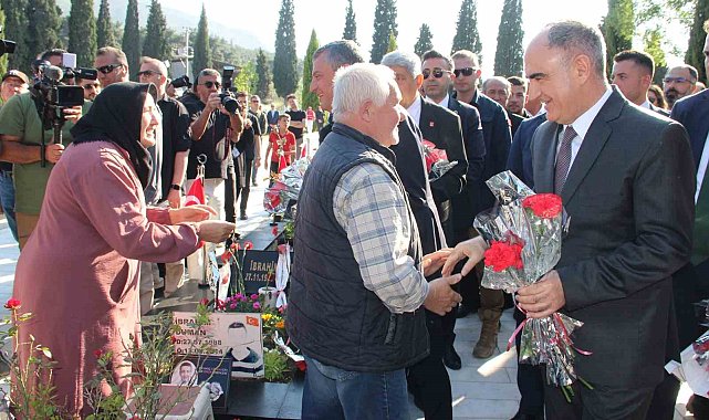 Soma faciasının 11. yılında 301 madenci mezarları başında anıldı