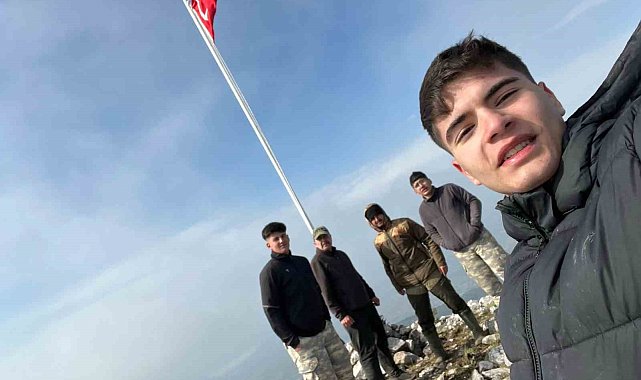 Soma'nın zirvesinde Türk bayrağını dalgalandırdılar