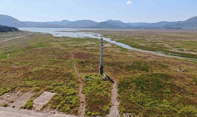 Su seviyesi yüzde 15'e düştü, İzmir susuzluğa gidiyor