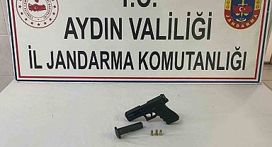 Şüphe üzerine durduruldu, tabanca ele geçirildi