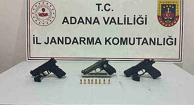 Şüpheli şahıslardan 3 ruhsatsız tabanca ele geçirildi