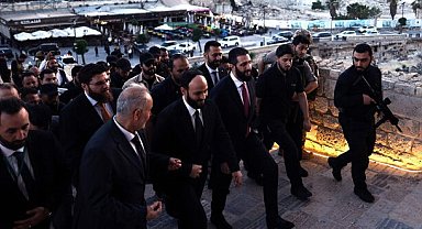 Suriye Devlet Başkanı eş-Şara Halep'te