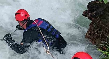 Suudi Arabistan uyruklu çocuğu düştüğü derede 108 kişi arıyor