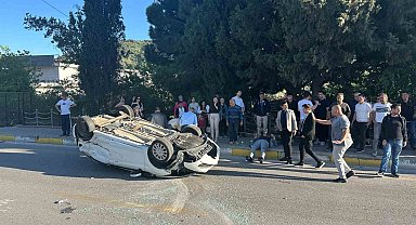 Takla atan otomobildeki 5 kişi yaralandı