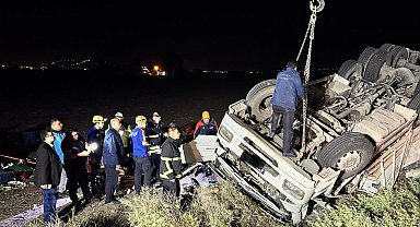 Takla atan tır ters döndü: 1 ölü, 1 yaralı